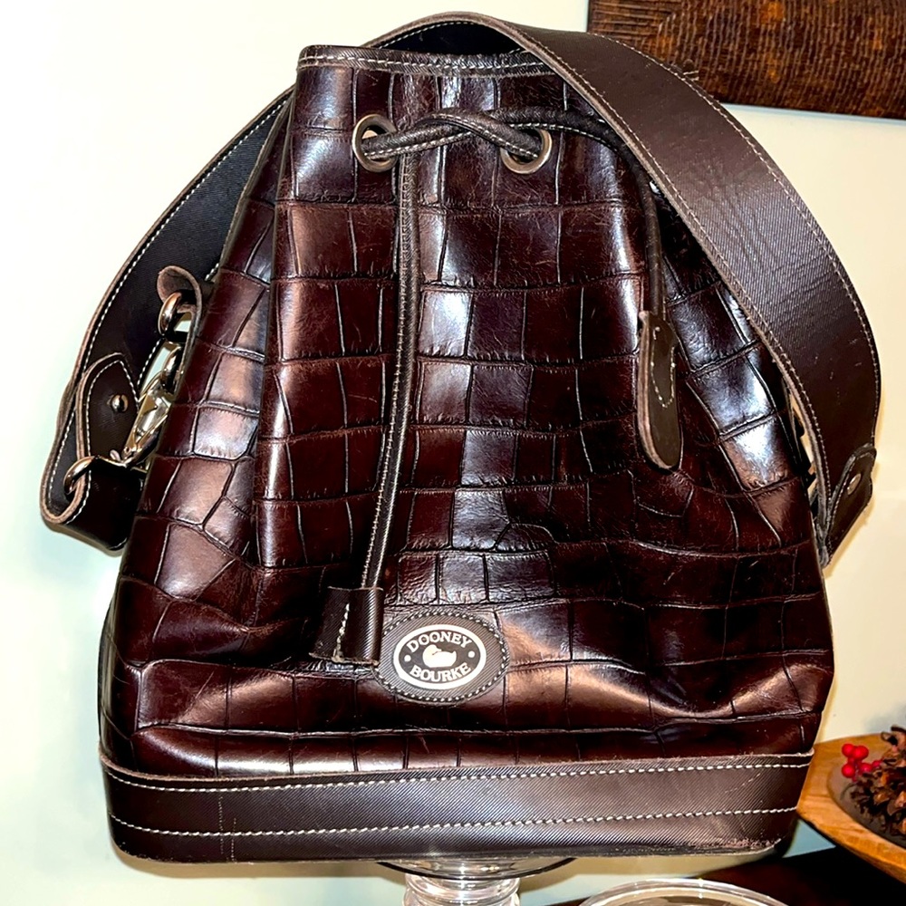 Dooney Burkey Bucket bag leather croc brown